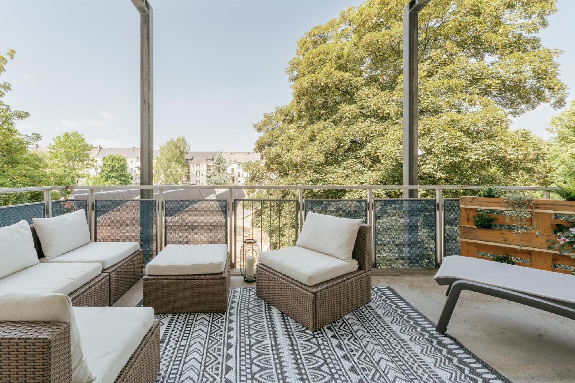Premium Quartier Clara , Karl Und Fritz Auf Dem Kassberg Mit Eigenem Stellplatz Apartment Chemnitz Luaran gambar