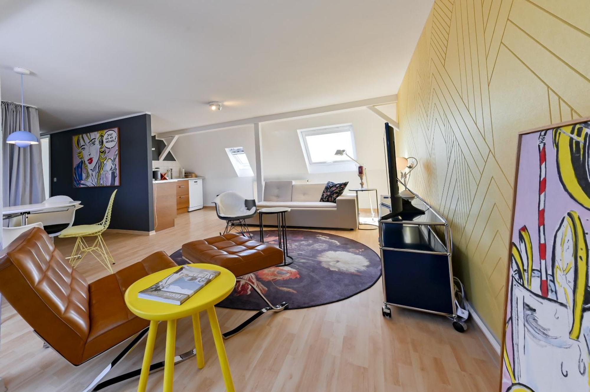 Premium Quartier Clara , Karl Und Fritz Auf Dem Kassberg Mit Eigenem Stellplatz Apartment Chemnitz Bilik gambar