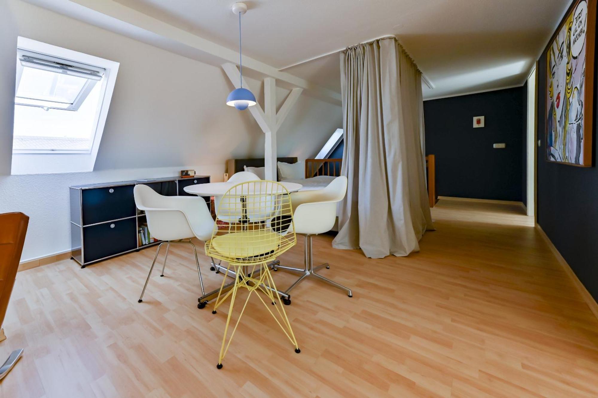 Premium Quartier Clara , Karl Und Fritz Auf Dem Kassberg Mit Eigenem Stellplatz Apartment Chemnitz Bilik gambar