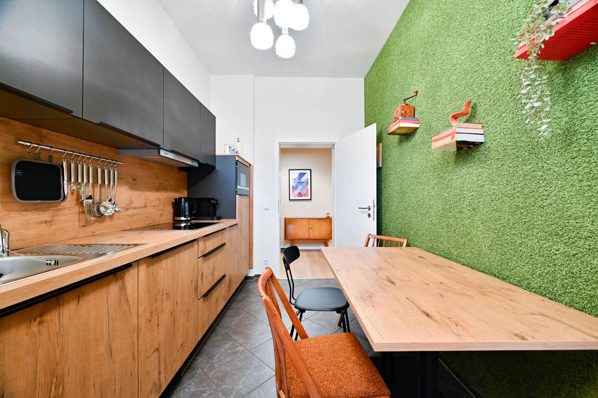 Premium Quartier Clara , Karl Und Fritz Auf Dem Kassberg Mit Eigenem Stellplatz Apartment Chemnitz Luaran gambar
